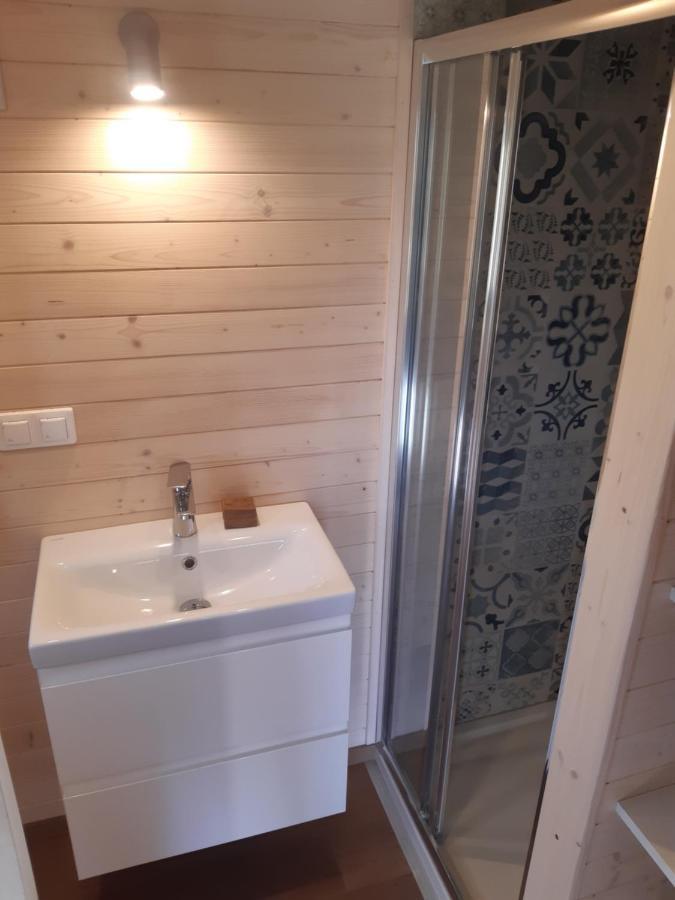 קרסט Micro Maison Bois / Tiny House Au Calme מראה חיצוני תמונה